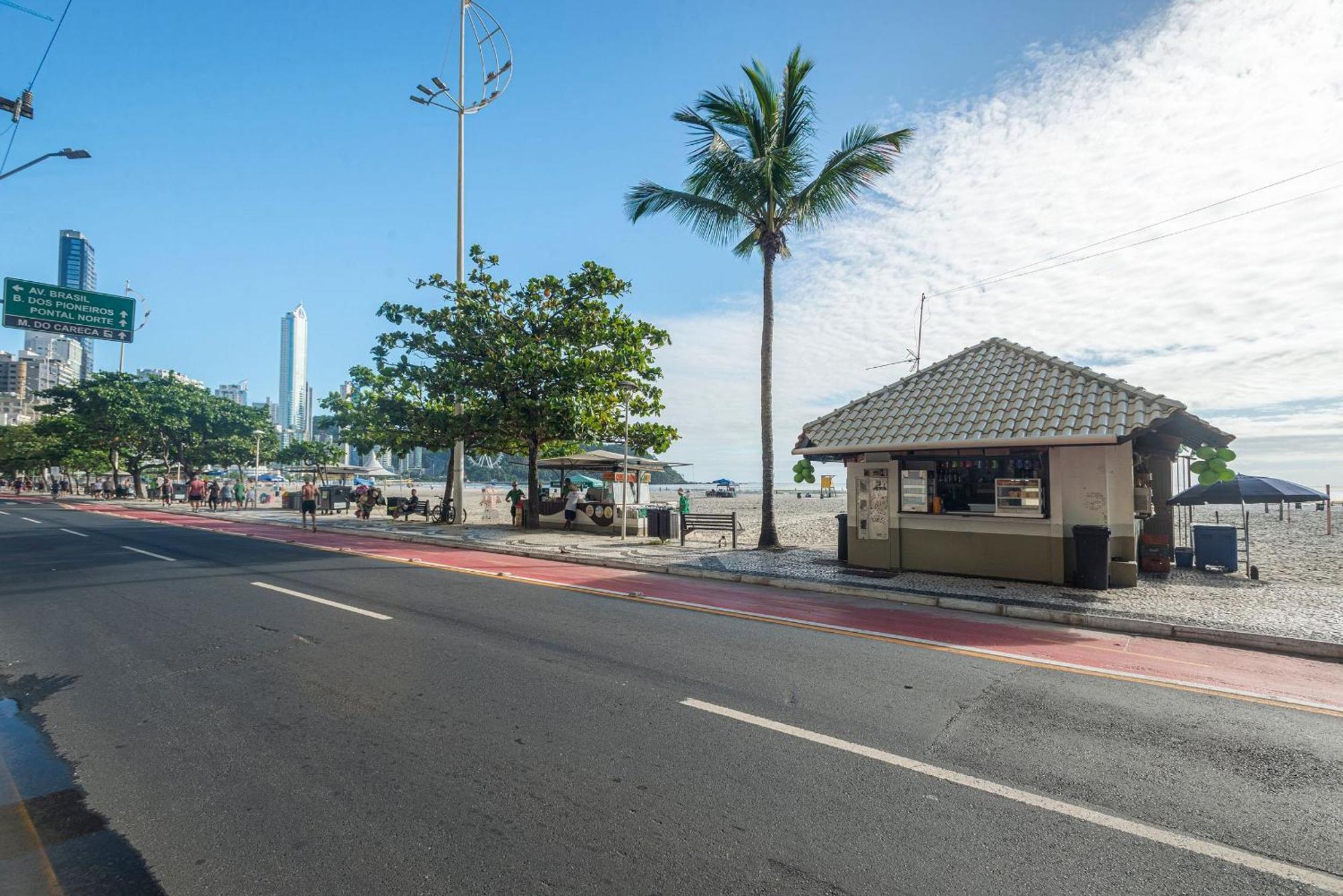Itnc024- Ape Com 4 Quartos Na Av. Atlantica De Bc Casa de férias