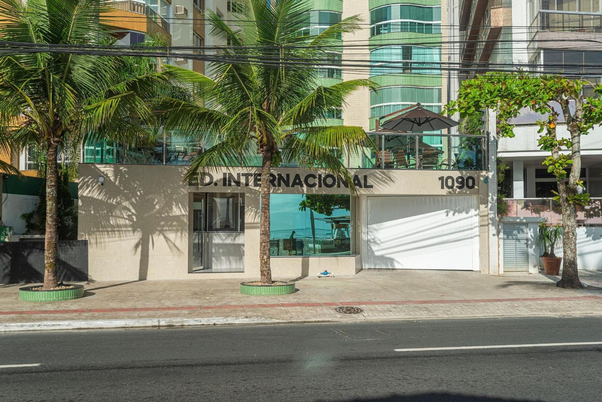 Itnc024- Ape Com 4 Quartos Na Av. Atlantica De Bc * Balneario Camboriu
