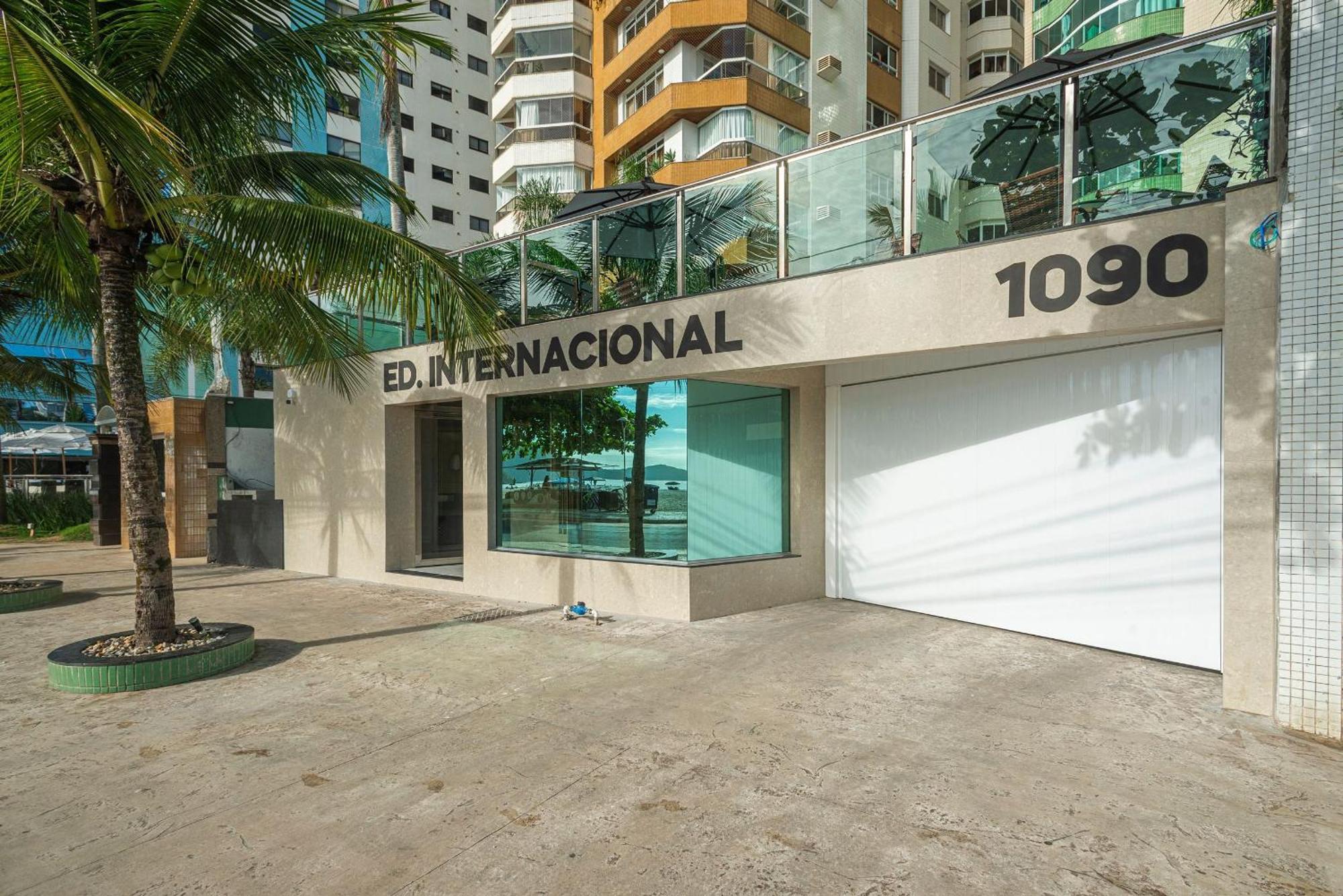 Itnc024- Ape Com 4 Quartos Na Av. Atlantica De Bc